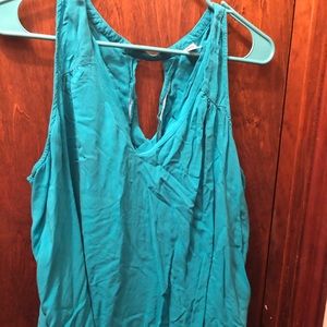 3/$10 V-neck old navy tank, needs an iron